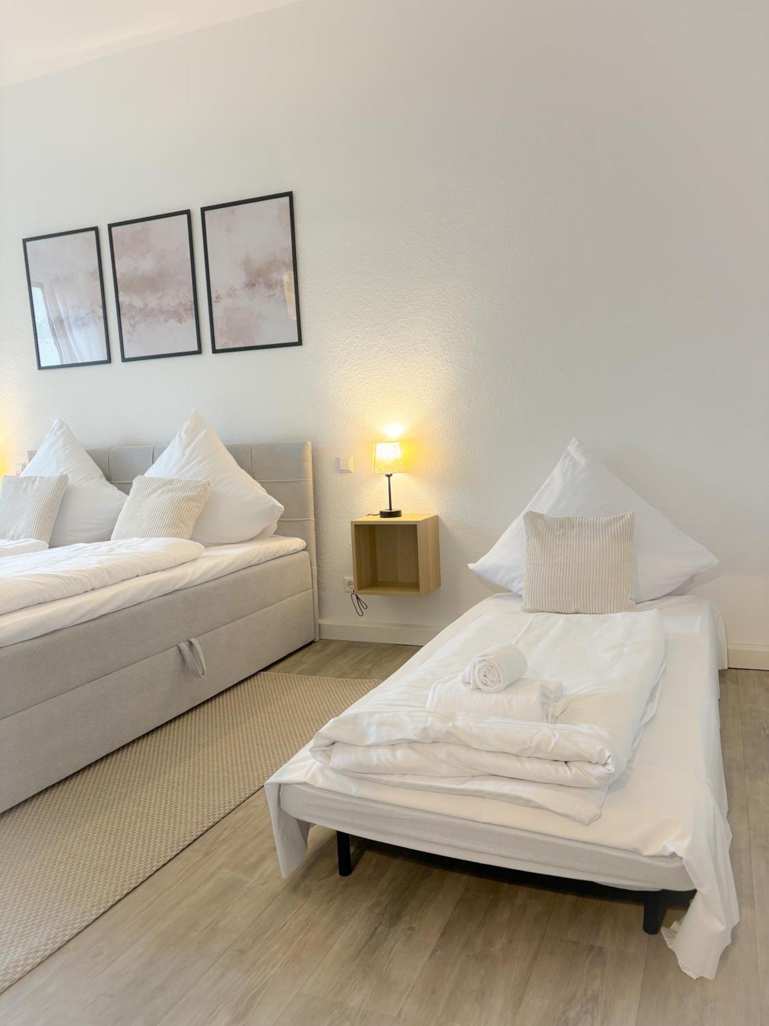 Helles City Apartment Fuer Familien & Gruppen Neu-Ulm Bagian luar foto