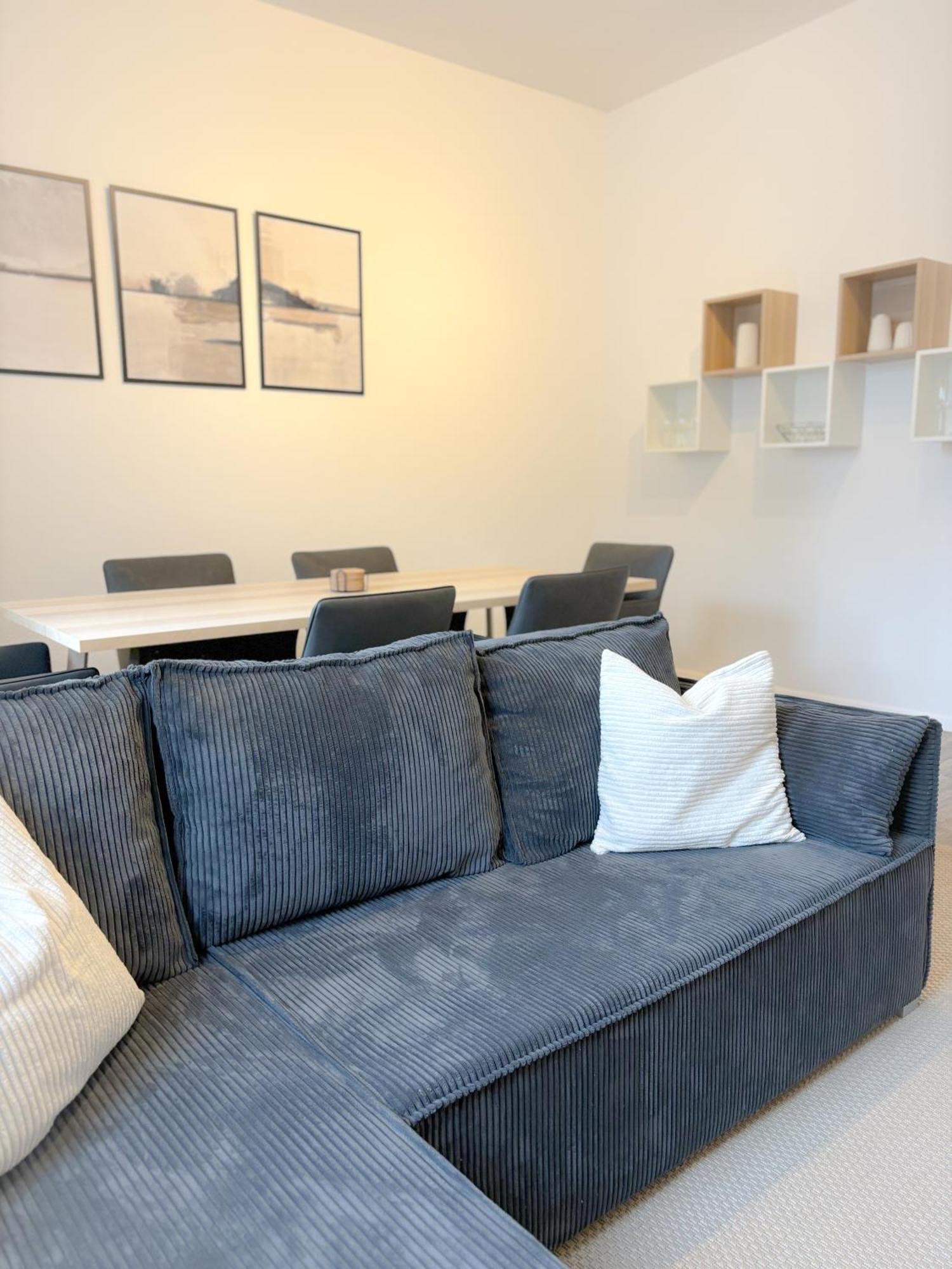 Helles City Apartment Fuer Familien & Gruppen Neu-Ulm Bagian luar foto