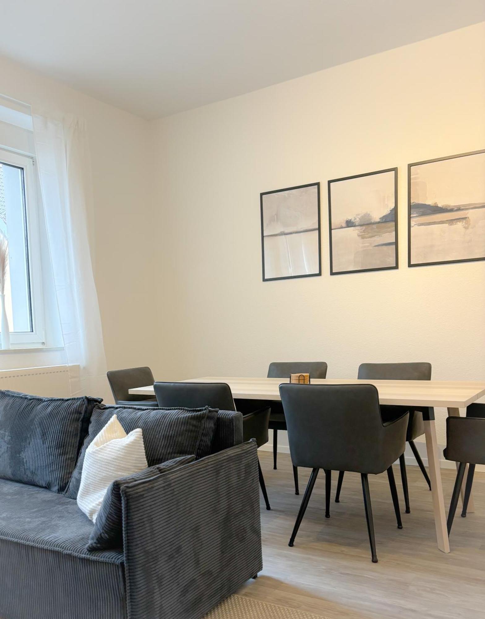 Helles City Apartment Fuer Familien & Gruppen Neu-Ulm Bagian luar foto
