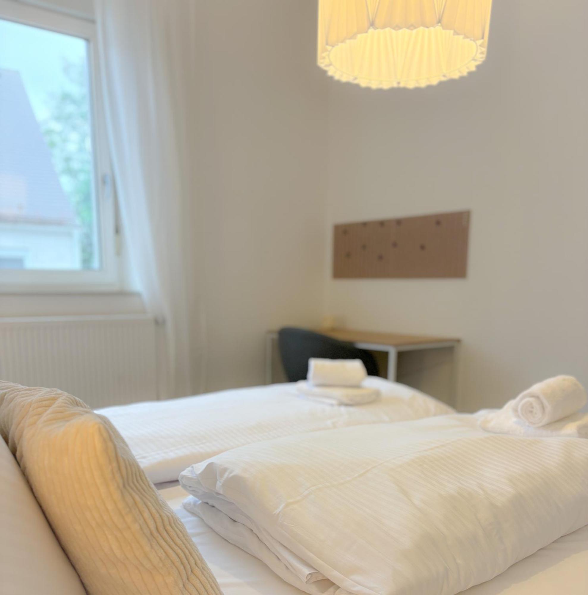 Helles City Apartment Fuer Familien & Gruppen Neu-Ulm Bagian luar foto